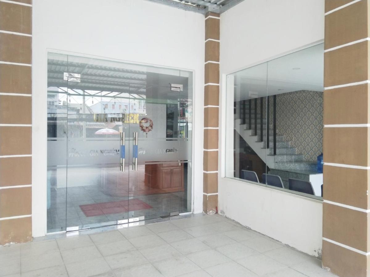 Khach San Gia Nghiem Hotell Bac Lieu Exteriör bild
